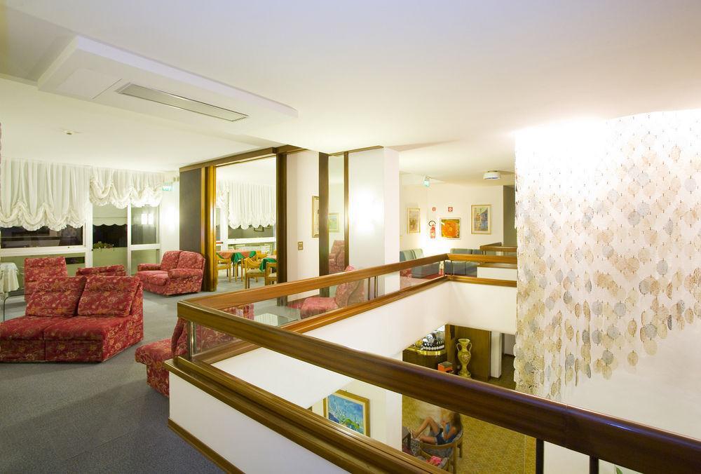 Metropol Hotel 3*